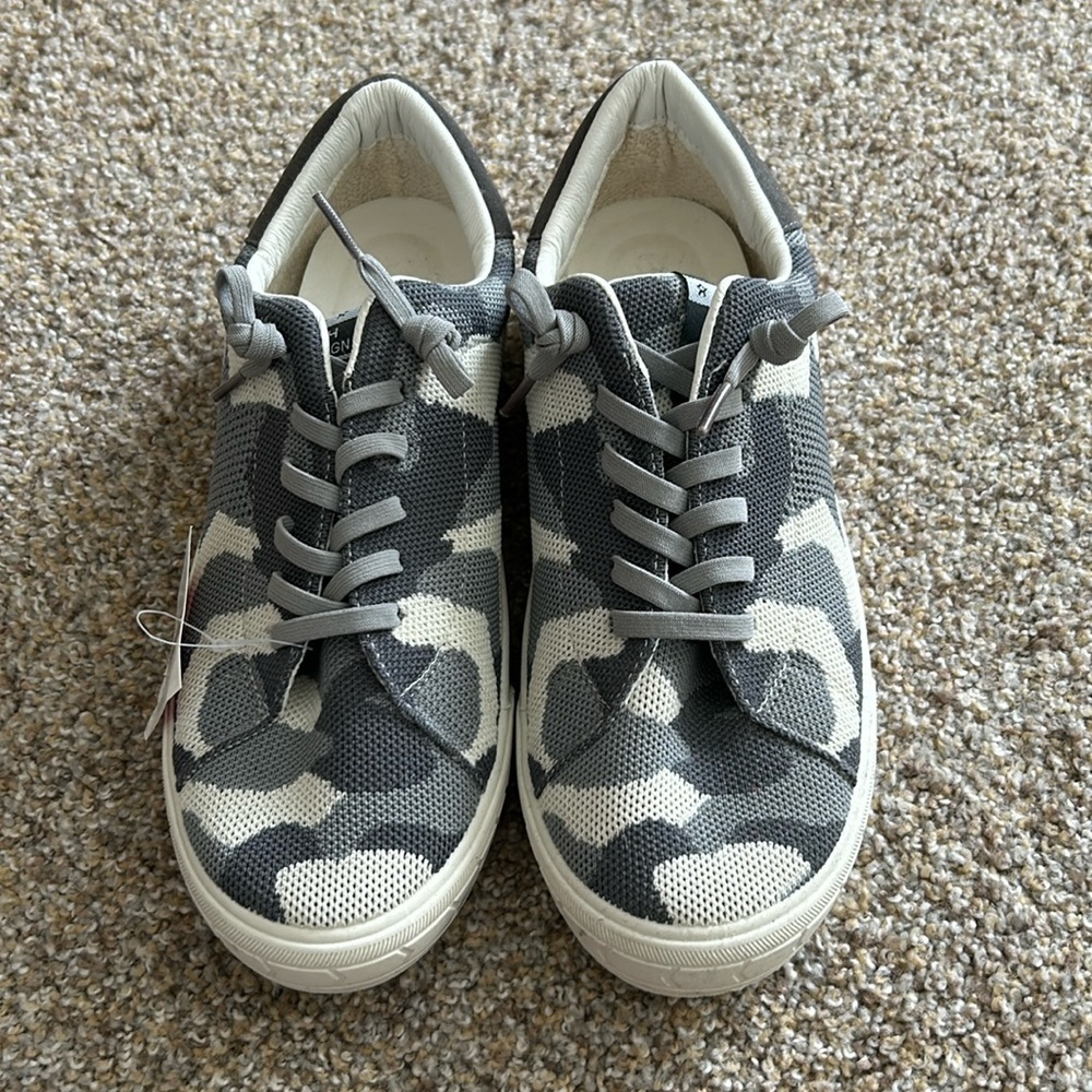 Vintage Havana “nwt” SZ: 8.5 fly camo multi